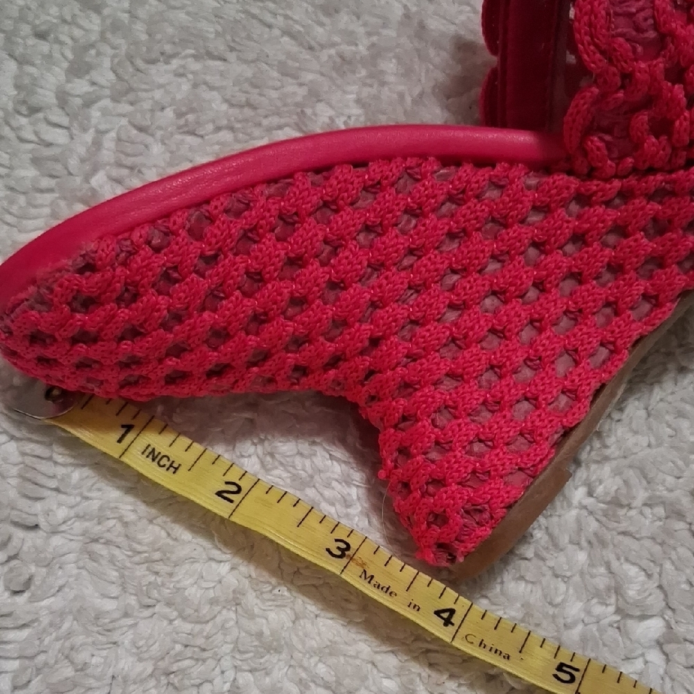 Gianni Bini Vibrant Pink Woven Heels - Picture 7 of 12